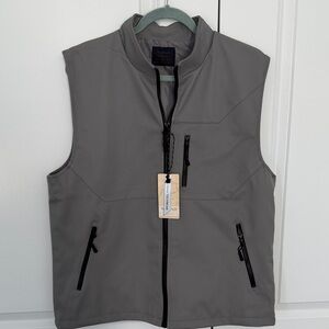 Nomad Men’s Gray Softshell Golf Vest with Zip Pockets ⛳️